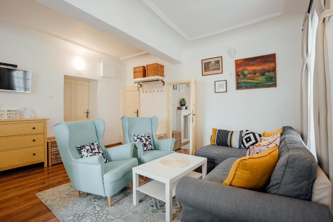 Strieborny Dvor Apartment บันสกา ชีอาว์นีซา ภายนอก รูปภาพ