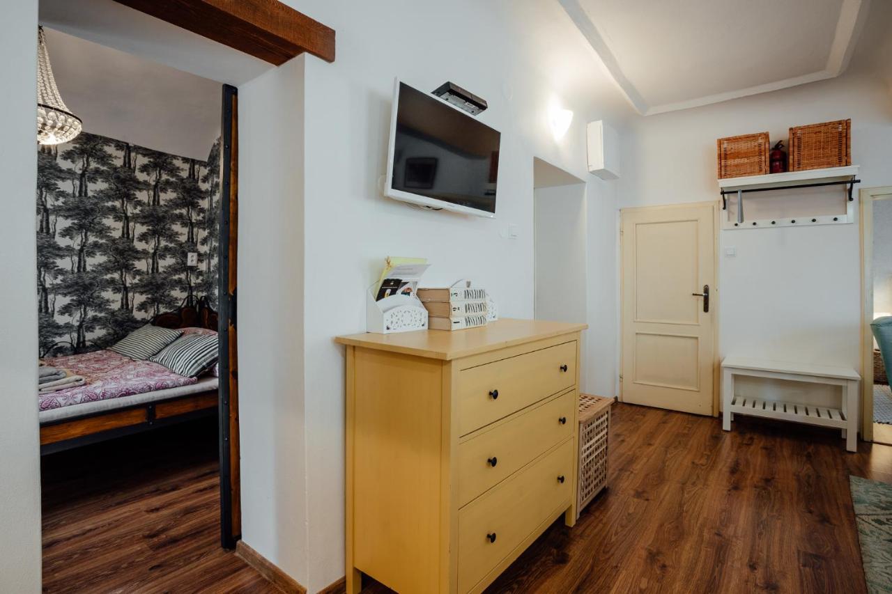 Strieborny Dvor Apartment บันสกา ชีอาว์นีซา ภายนอก รูปภาพ