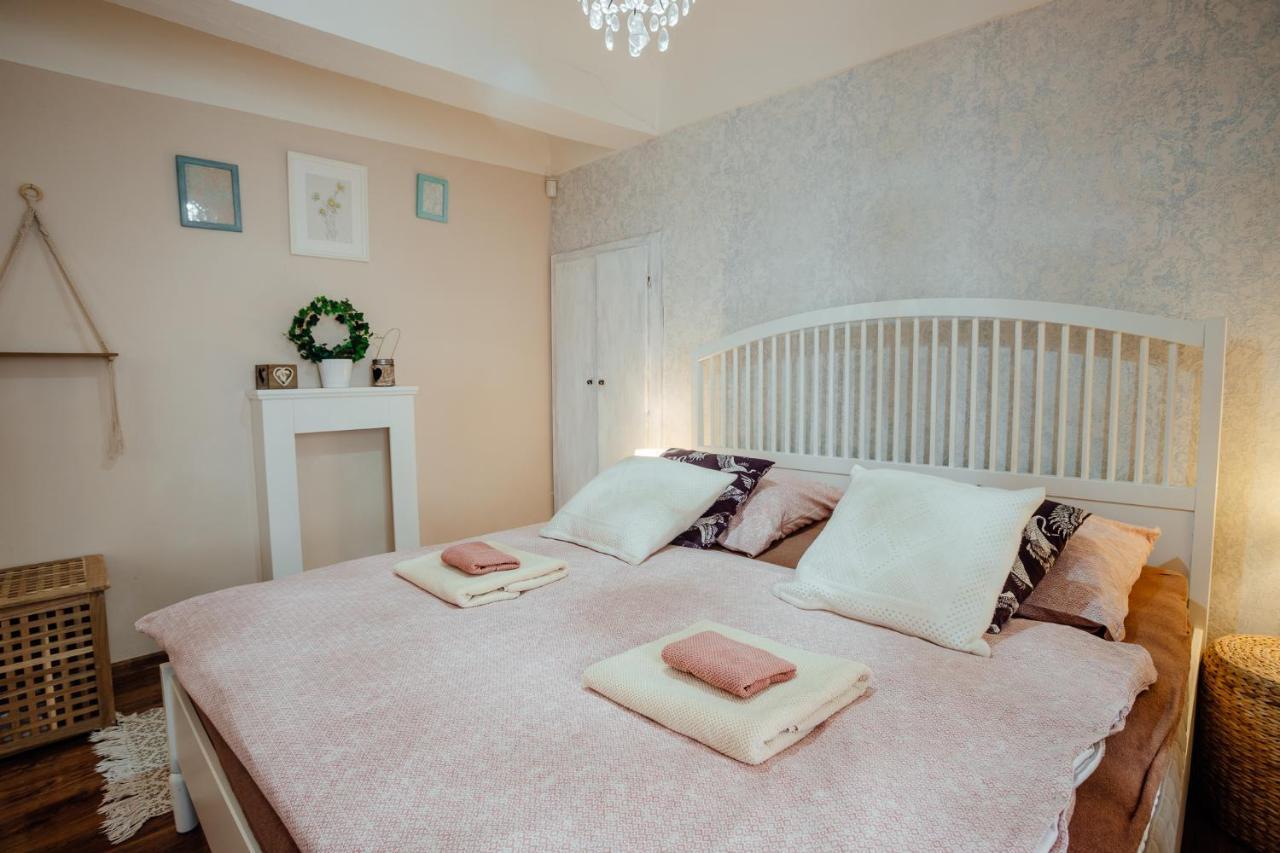Strieborny Dvor Apartment บันสกา ชีอาว์นีซา ภายนอก รูปภาพ
