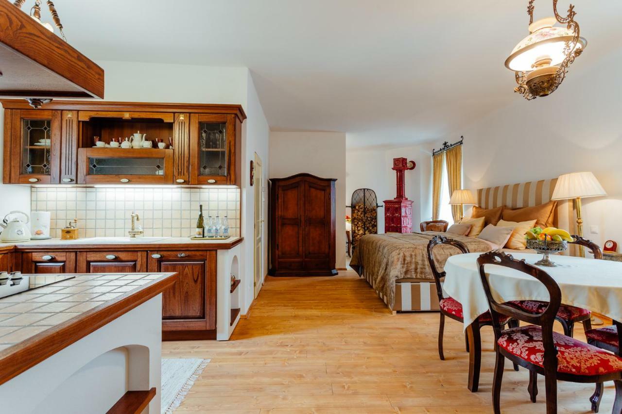 Strieborny Dvor Apartment บันสกา ชีอาว์นีซา ภายนอก รูปภาพ