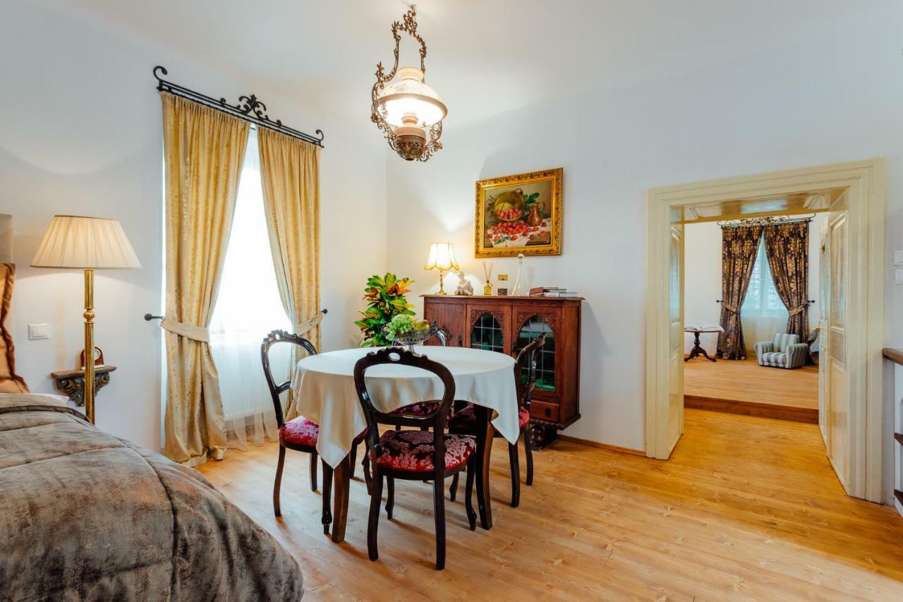 Strieborny Dvor Apartment บันสกา ชีอาว์นีซา ภายนอก รูปภาพ